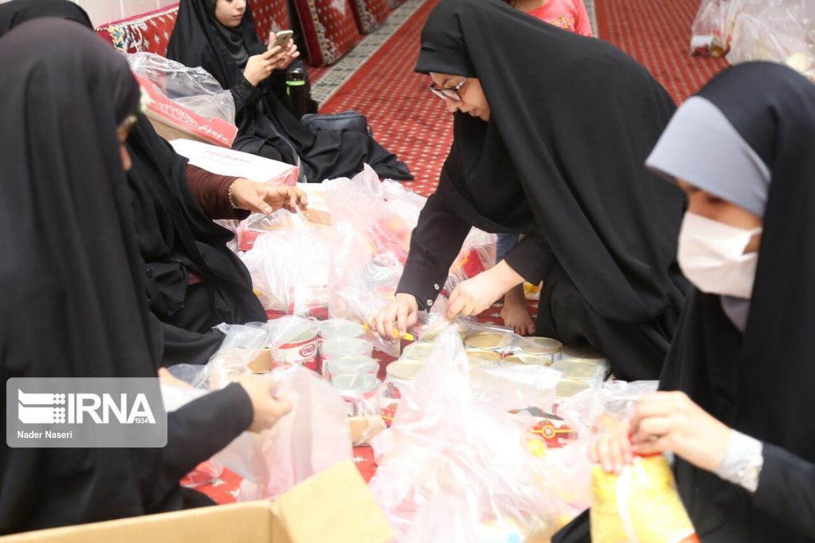 خبرنگاران سمن های جوان قزوین، چهار هزار و 900 بسته معیشتی را توزیع کردند