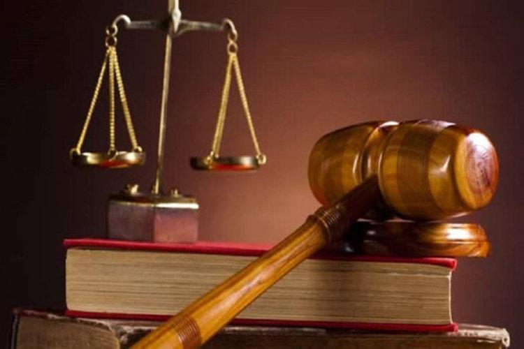 کورکردن پسر جوان به خاطر نگاه چپ کورکردن پسر جوان به خاطر نگاه چپ