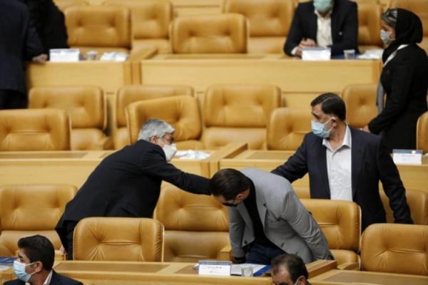 وداع علی کریمی؛ انتخابات فدراسیون فوتبال به دور دوم کشیده شد