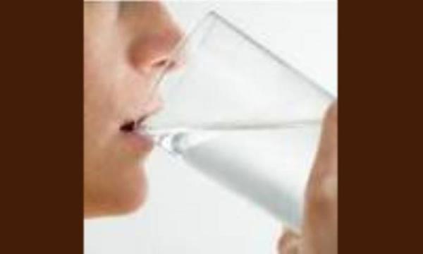 هفت اثر شگفت انگیز آب بر سلامت بدن