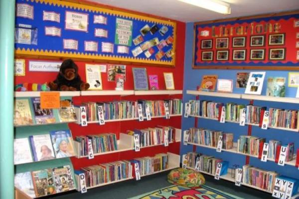 همکاری انتشارات پنگوئن با بنیاد ادبی بریتانیا در تجهیز کتابخانه مدارس در این کشور