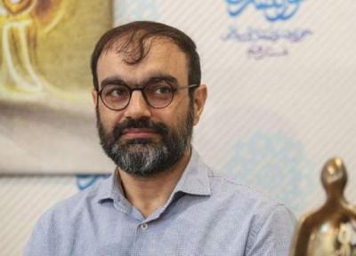 عنوان چهره سال هنر انقلاب قم به یک نقاش رسید
