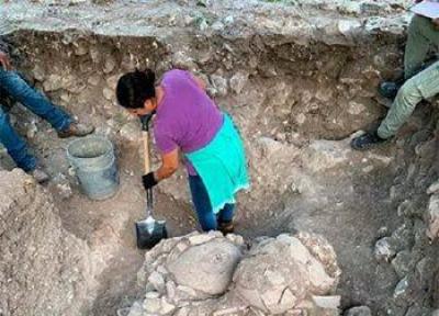 کشف بقایای یک انسان به همراه انگشتر یشم درون یک ظرف بزرگ در مکزیک